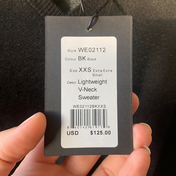 Nadaam black lightweight v-neck sweater - Picture 3 of 6